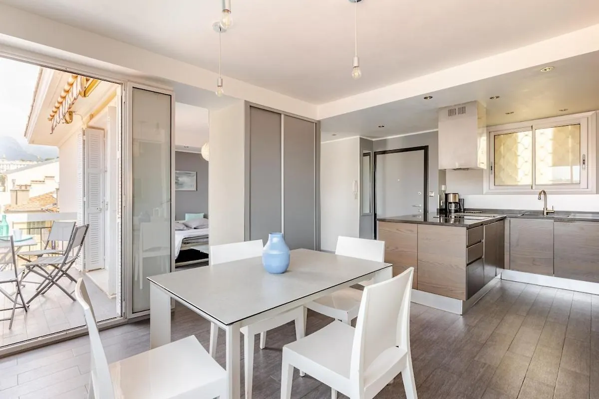 Apartment Stark Design Villa With Pool